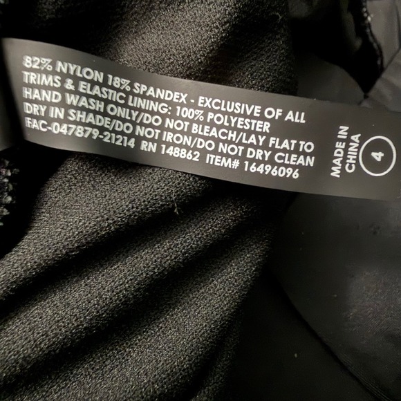 Torrid Disney Lilo & Stitch RashGuard Sz 3 & Shorts Sz 4 Tropical Floral Swimset - Picture 9 of 13